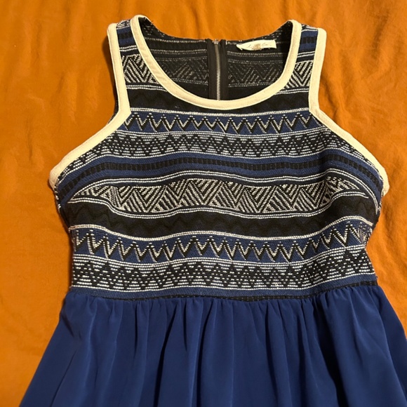 Long dress blue skirt with Brocade like top - Picture 5 of 7